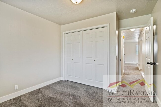 Building Photo - 2 Bedroom 1 Bath Ogden Duplex