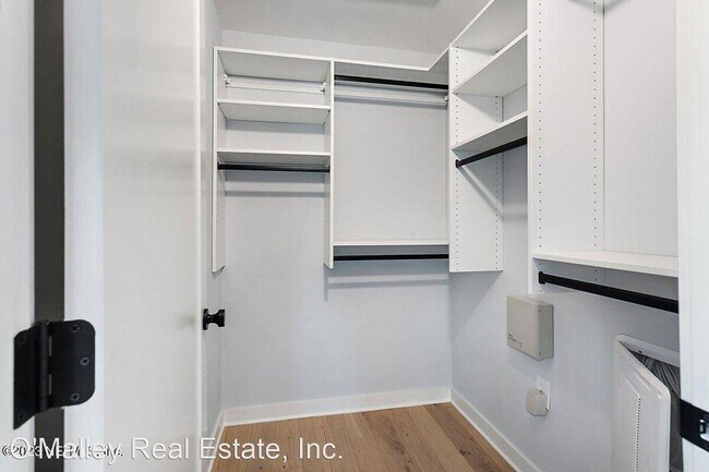 Building Photo - 2 br, 2 bath House - 4607 Ocean St #201