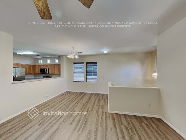 Building Photo - 1514 S Roadrunner Dr