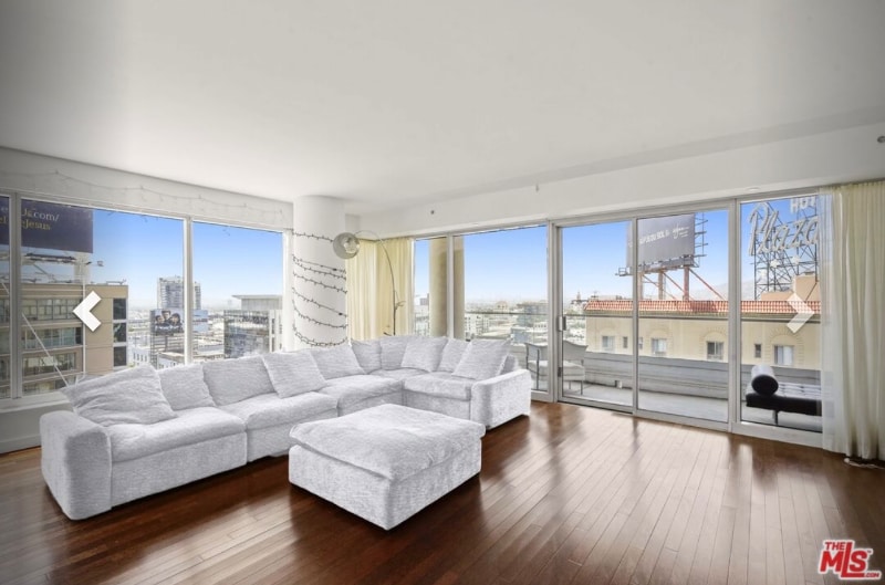 Building Photo - 6250 Hollywood Blvd