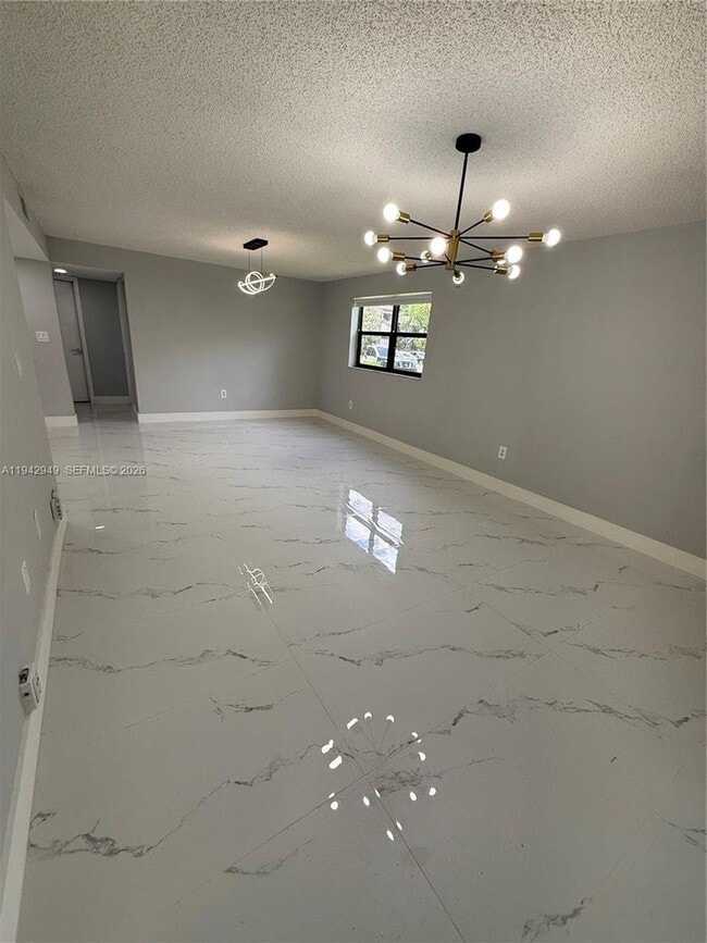 Building Photo - 9937 Nob Hill Pl