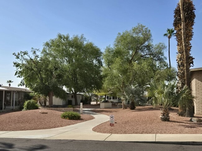 Building Photo - 10701 N 99th Ave