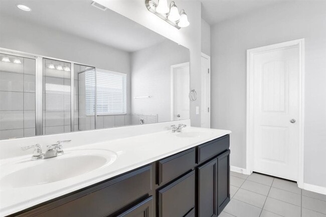 Building Photo - 131 Desert Rose Dr