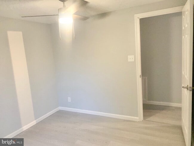 Building Photo - 5 Cranberry Ct