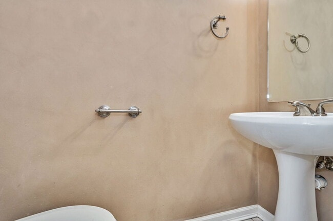 Building Photo - 11430 Wiltstaff Dr