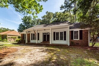 Building Photo - 3 Bedroom 2 Bath Home in Kings Grant - Sum...