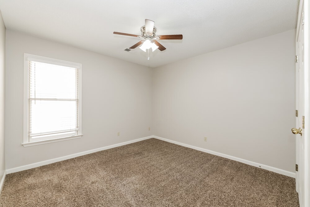Building Photo - 8695 River Mill Cove
