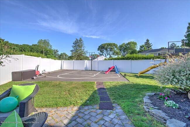 Building Photo - 24 Mt Dr