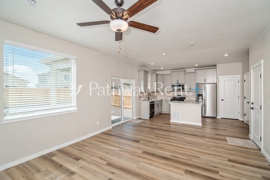 Building Photo - 9491 Yampa St
