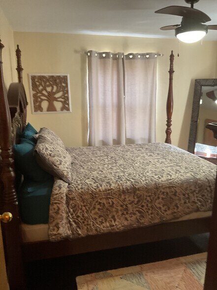 Building Photo - 7243 Dartmouth Ave