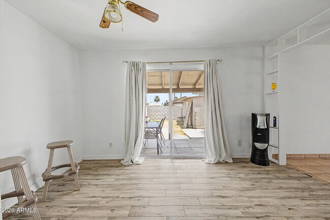 Building Photo - 5232 W Mauna Loa Ln