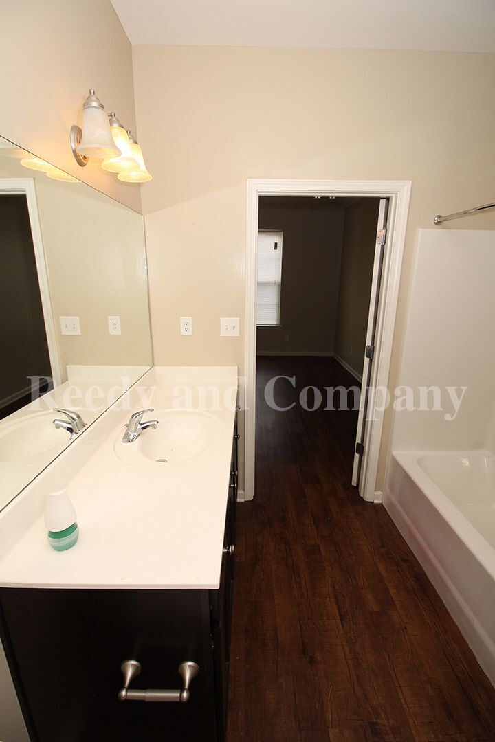 Building Photo - 7927 Bay Meadow Cir S
