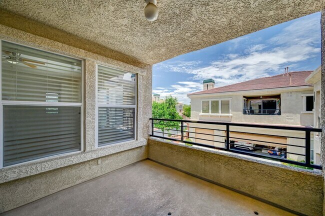 Building Photo - 10809 Garden Mist Dr