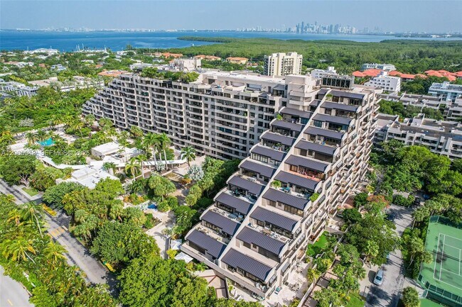 Building Photo - 151 Crandon Blvd