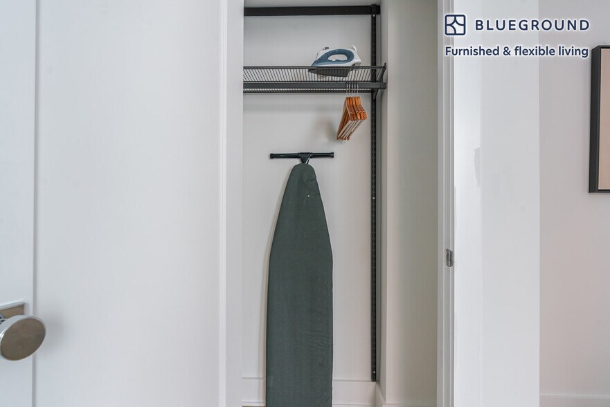 Building Photo - 2116 Kalorama Rd NW