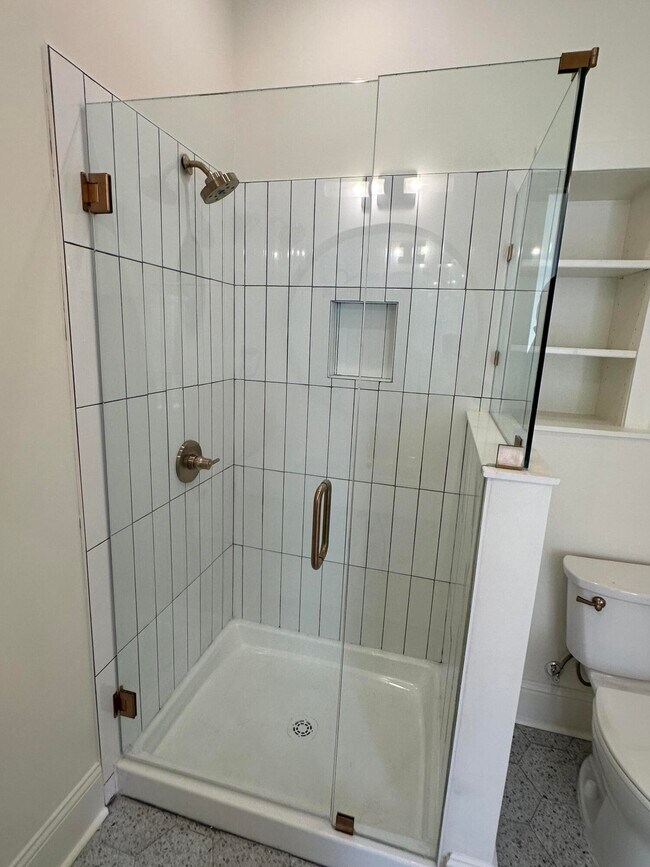 Building Photo - 307 W Main St