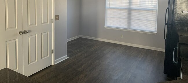 Building Photo - 333 Arapaho Dr