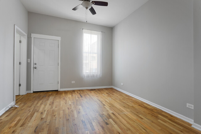 Building Photo - 1532 W 18th Pl
