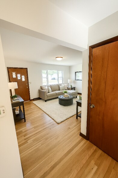 Building Photo - 193 Bermont Ave
