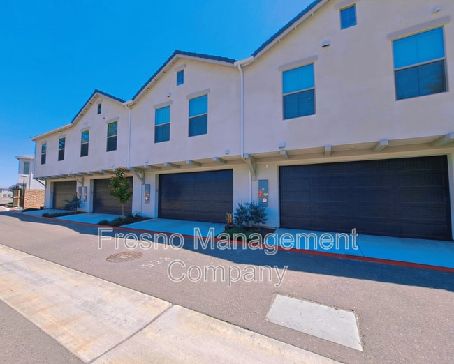 Building Photo - 524 W Balsam Ln