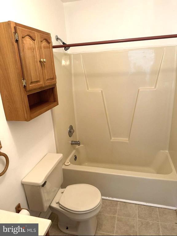 Building Photo - 215 Brooke Rd