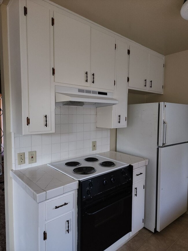 Building Photo - K1329-1331RA