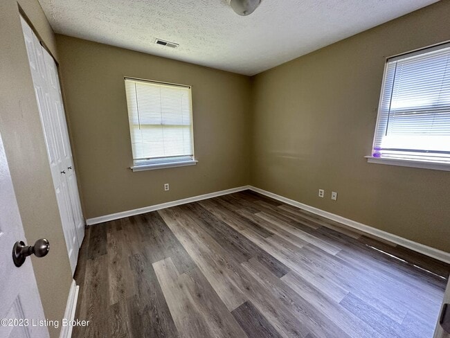Building Photo - 8908 Blue Bell Dr