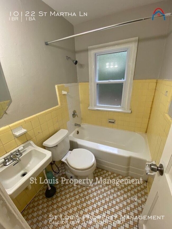 Building Photo - Charming apartment with hardwood floors