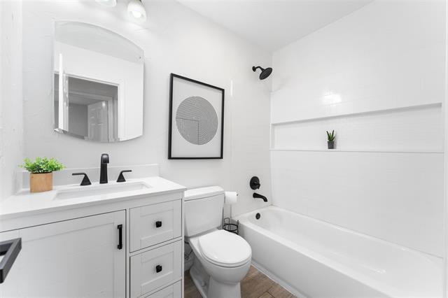 Building Photo - 7022 Cottonwood Cir