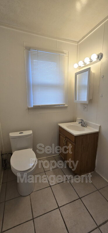 Building Photo - 738 3rd St