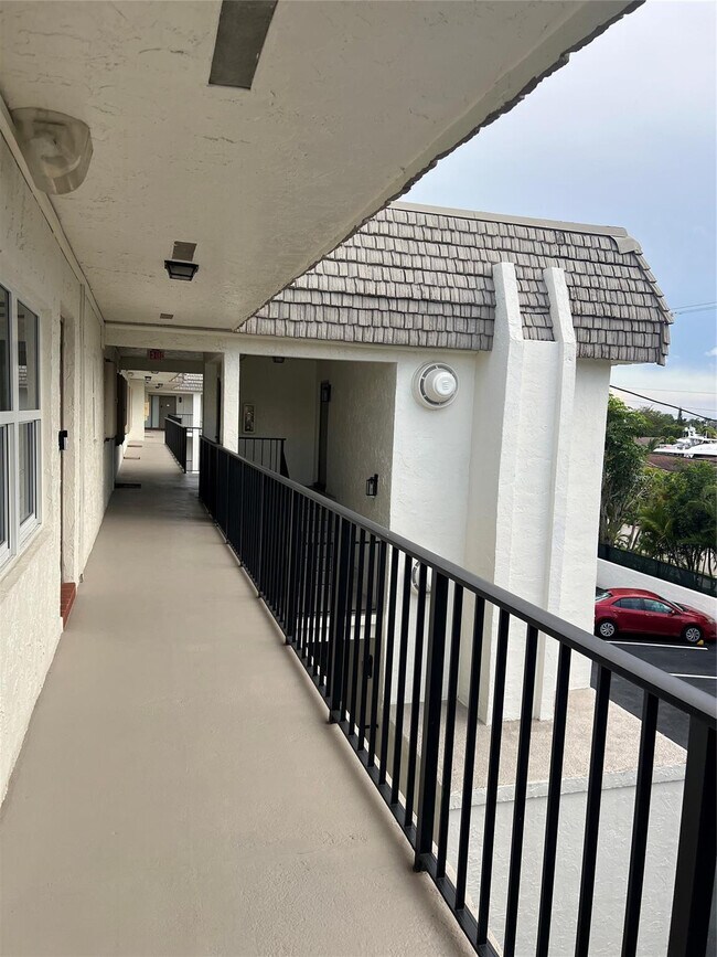 Building Photo - 4143 N Ocean Blvd