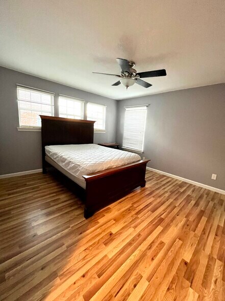 Building Photo - 2503 Plumgrove Cir