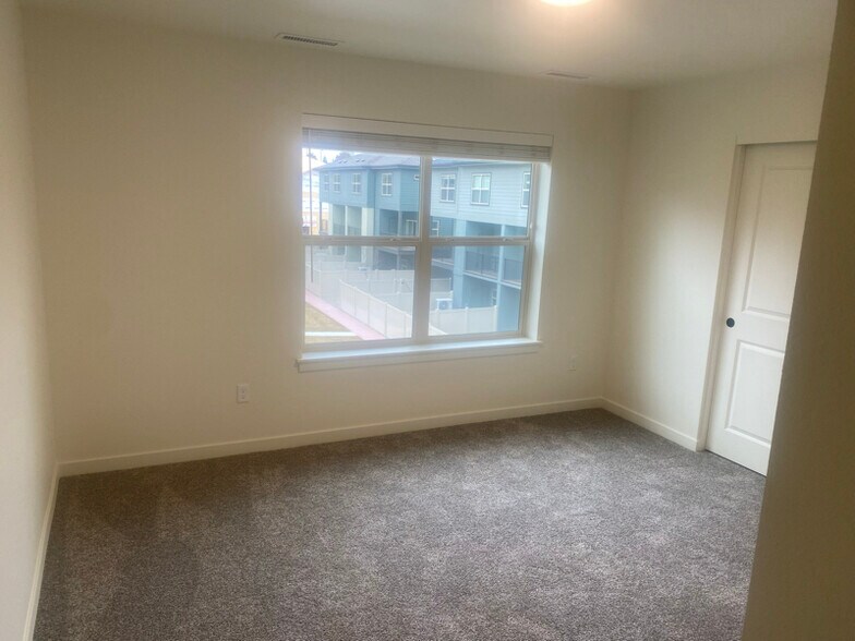 Building Photo - 4337 N Waltz Ln