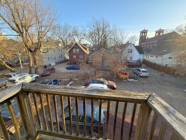 Building Photo - 1117 Bowen Ct
