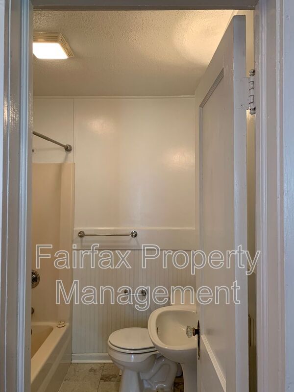 Building Photo - 315 Georgia Ave