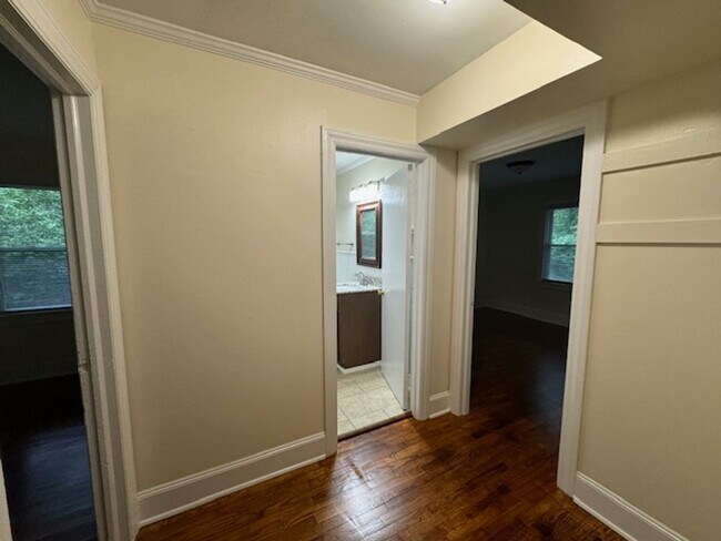 Building Photo - Centrally located, close to the Mall