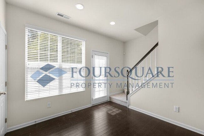 Building Photo - End Unit Townhome | Washer/ Dryer Included...