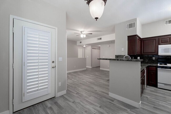 Building Photo - 9050 W Warm Springs Rd