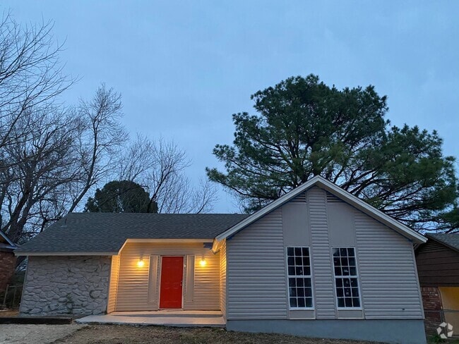 Building Photo - 5096 Breckenwood Dr