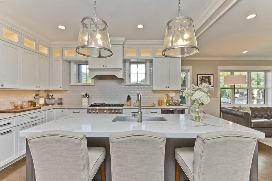 Building Photo - 4753 N Hamilton Ave