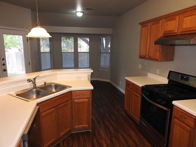 Building Photo - 440 Zebra Dr