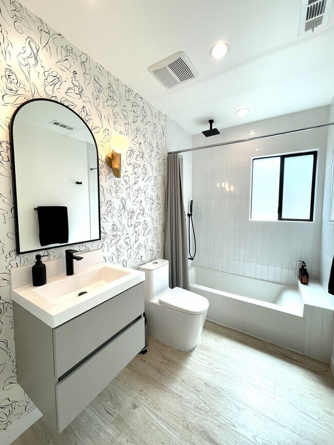 Building Photo - 6143 Carpenter Ave