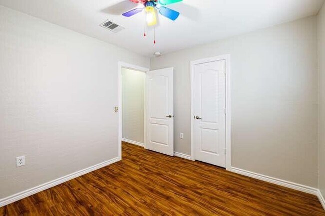 Building Photo - 5717 Malarkey Rd