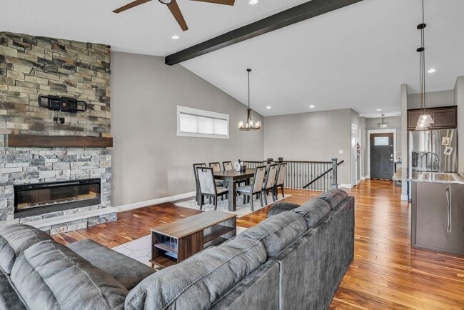 Building Photo - 6315 Rockaway Dr