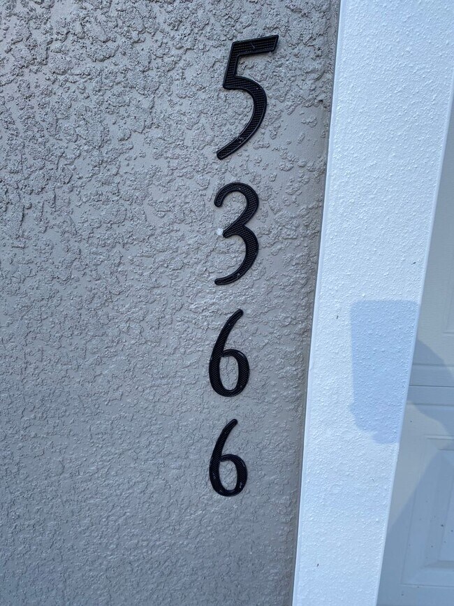 Building Photo - Custom Home - Desirable SW Dunnellon Neigh...