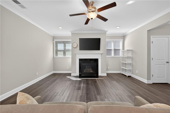 Building Photo - 1020 River Park Dr