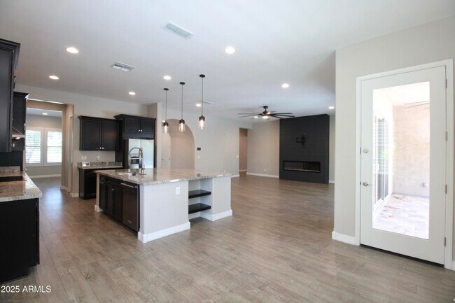Building Photo - 10463 E Sanger Ave