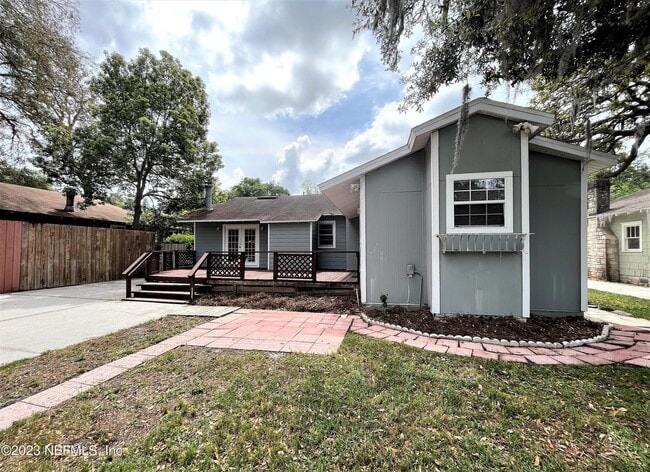 Building Photo - 4233 Colonial Ave