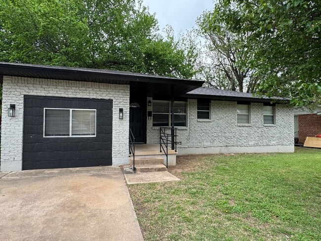 Primary Photo - 421 NW 57th St
