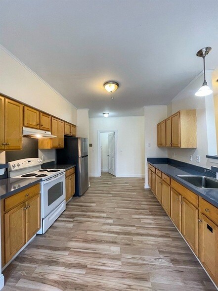 Building Photo - 12 Humphreys Pl